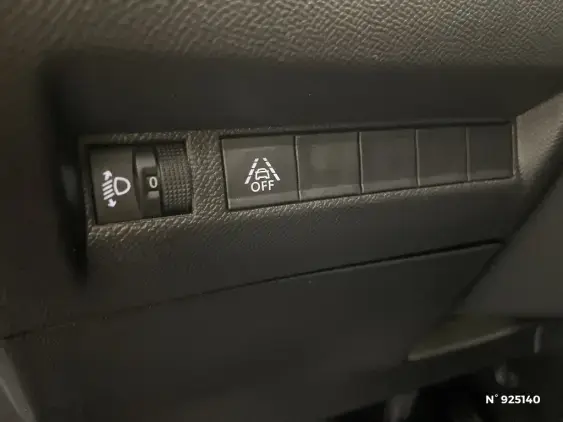 PEUGEOT 208 II - voiture d'occasion - Photo 15