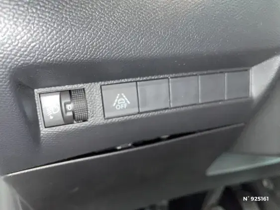 PEUGEOT 208 II - voiture d'occasion - Photo 15