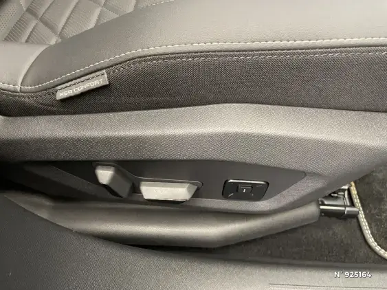 PEUGEOT 3008 ELECTRIQUE III - voiture d'occasion - Photo 27