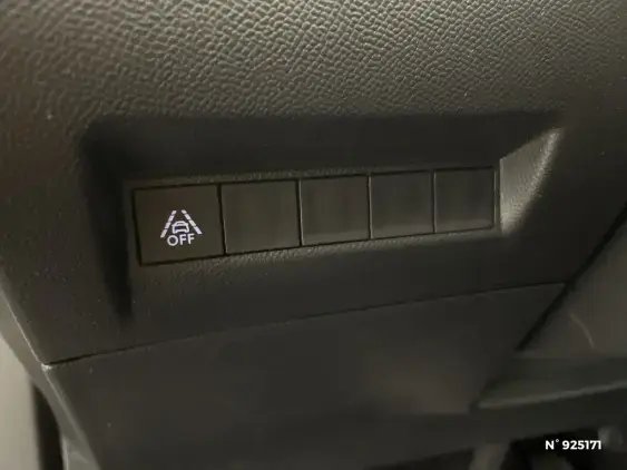 PEUGEOT 2008 II - voiture d'occasion - Photo 15