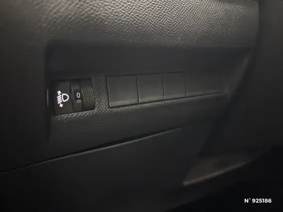 PEUGEOT 2008 II - voiture d'occasion - Photo 15