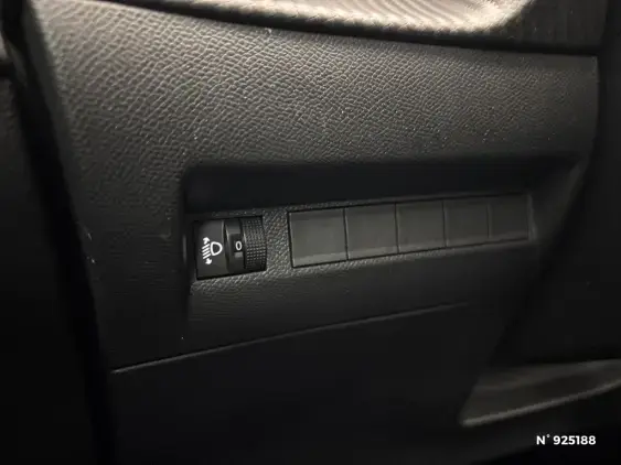 PEUGEOT 208 II - voiture d'occasion - Photo 15
