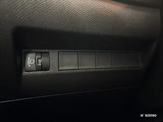 PEUGEOT 208 II - voiture d'occasion - Photo 15