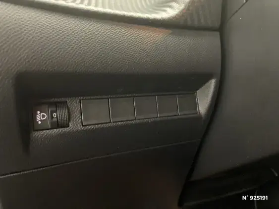 PEUGEOT 208 II - voiture d'occasion - Photo 15