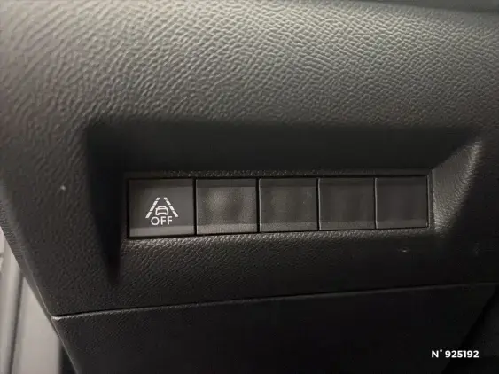 PEUGEOT 2008 II - voiture d'occasion - Photo 15