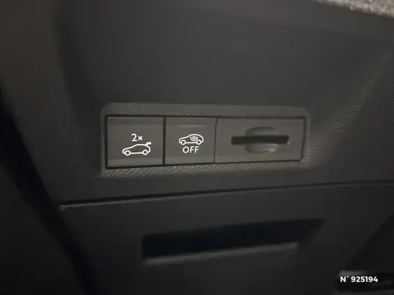 PEUGEOT 3008 ELECTRIQUE III - voiture d'occasion - Photo 15
