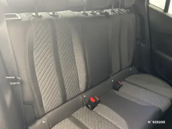 PEUGEOT 2008 II - voiture d'occasion - Photo 11