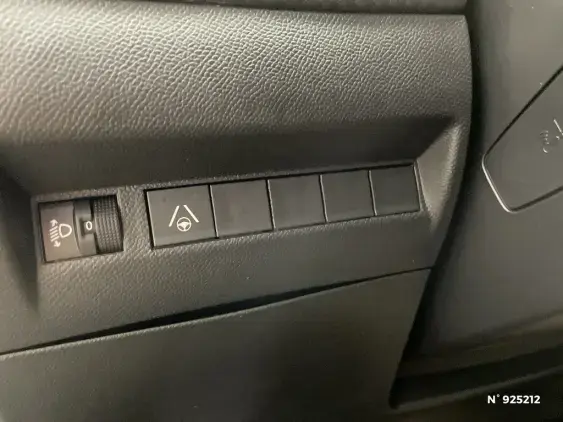 PEUGEOT 2008 II - voiture d'occasion - Photo 14