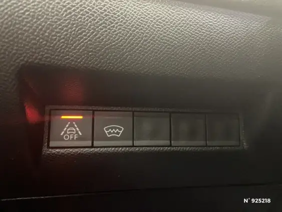 PEUGEOT 2008 II - voiture d'occasion - Photo 15