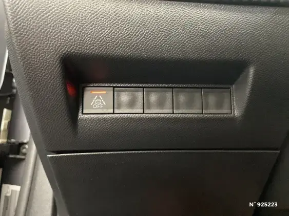 PEUGEOT 2008 II - voiture d'occasion - Photo 15
