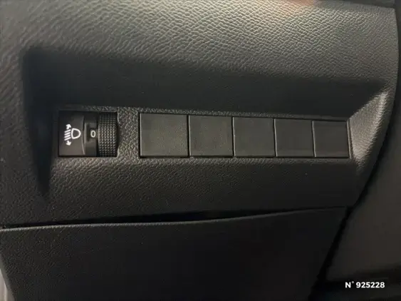PEUGEOT 208 II - voiture d'occasion - Photo 15