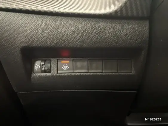 PEUGEOT 208 II - voiture d'occasion - Photo 15
