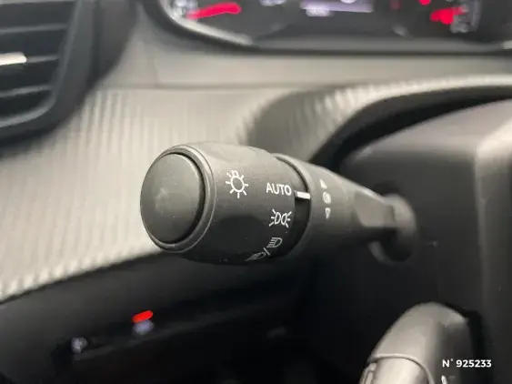 PEUGEOT 208 II - voiture d'occasion - Photo 26
