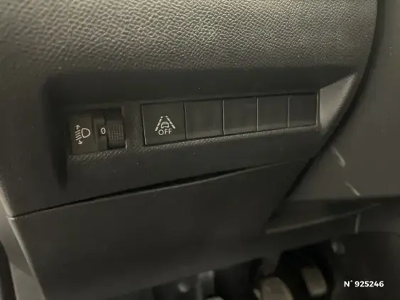 PEUGEOT 2008 II - voiture d'occasion - Photo 15