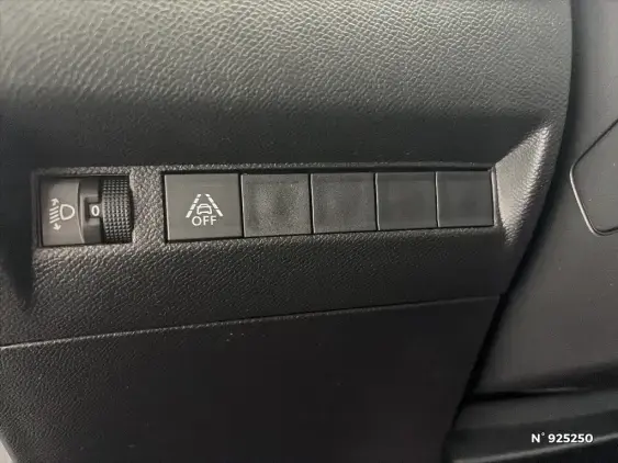 PEUGEOT 208 II - voiture d'occasion - Photo 15
