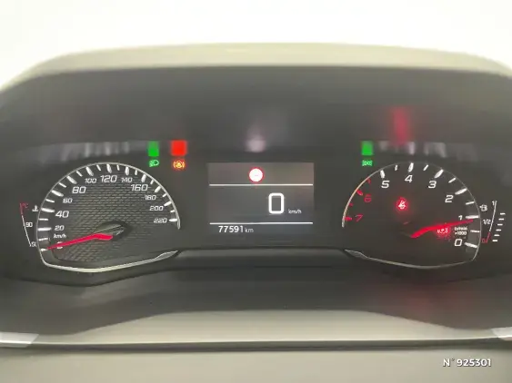 PEUGEOT 208 II - voiture d'occasion - Photo 12