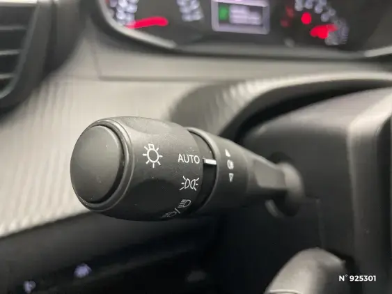 PEUGEOT 208 II - voiture d'occasion - Photo 15