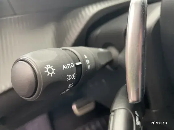 PEUGEOT 208 II - voiture d'occasion - Photo 26