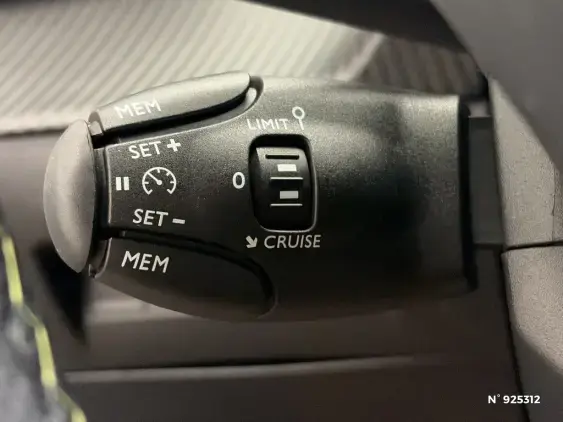 PEUGEOT 208 II - voiture d'occasion - Photo 15