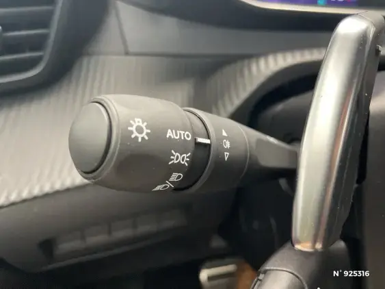 PEUGEOT 208 II - voiture d'occasion - Photo 26