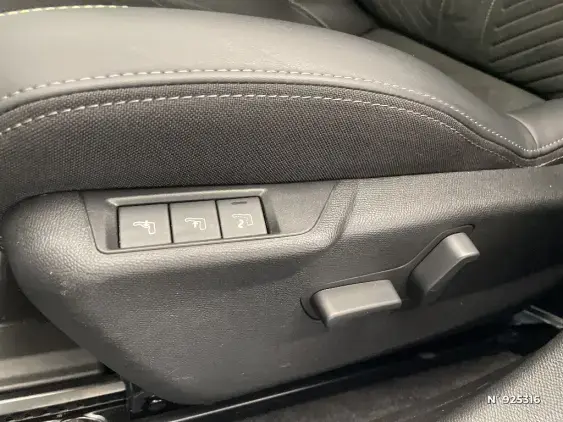 PEUGEOT 208 II - voiture d'occasion - Photo 28