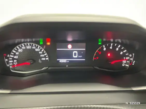 PEUGEOT 2008 II - voiture d'occasion - Photo 12