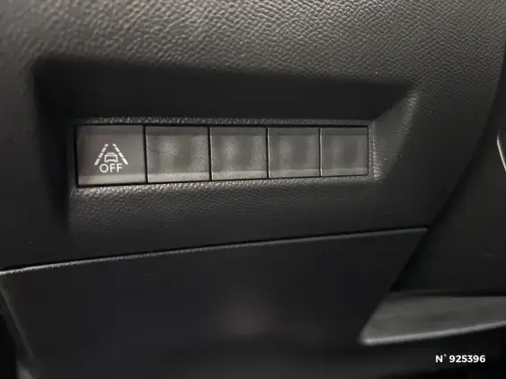 PEUGEOT 2008 II - voiture d'occasion - Photo 15