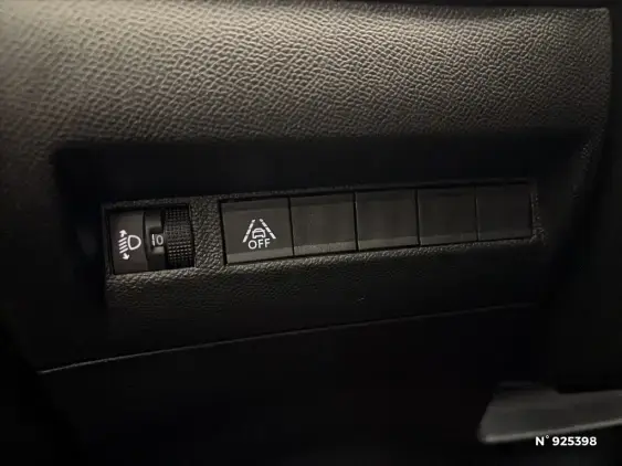 PEUGEOT 208 II - voiture d'occasion - Photo 15