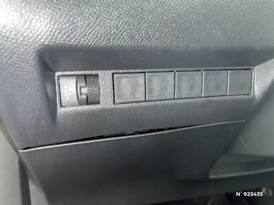 PEUGEOT 2008 II - voiture d'occasion - Photo 15