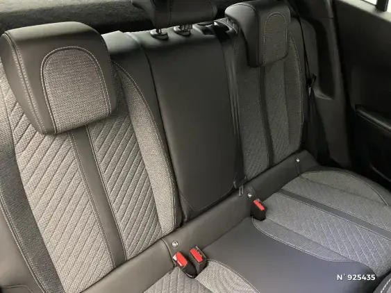 PEUGEOT 2008 II - voiture d'occasion - Photo 11