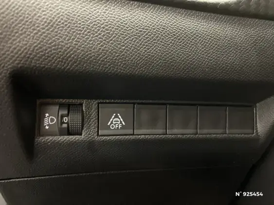 PEUGEOT 2008 II - voiture d'occasion - Photo 15