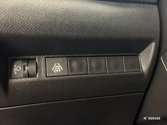 PEUGEOT 2008 II - voiture d'occasion - Photo 15