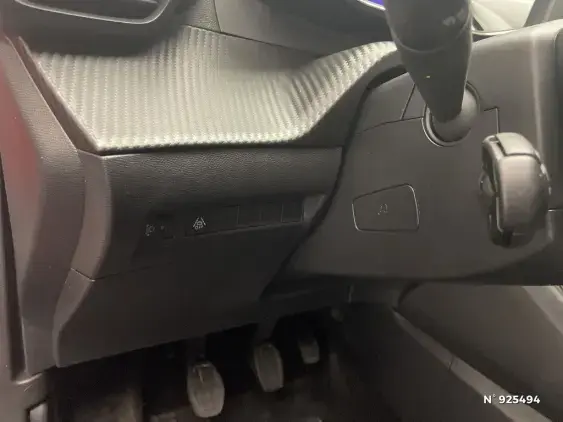 PEUGEOT 2008 II - voiture d'occasion - Photo 15