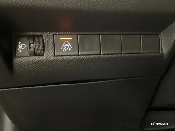 PEUGEOT 208 II - voiture d'occasion - Photo 15