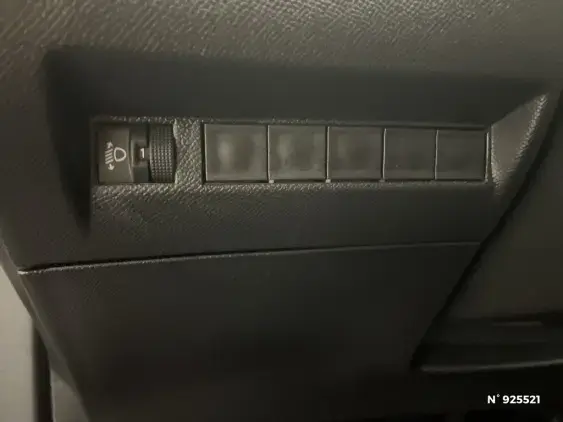 PEUGEOT 2008 II - voiture d'occasion - Photo 15