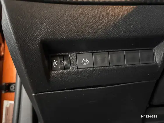 PEUGEOT 2008 II - voiture d'occasion - Photo 15