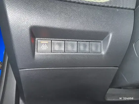 PEUGEOT 2008 II - voiture d'occasion - Photo 14