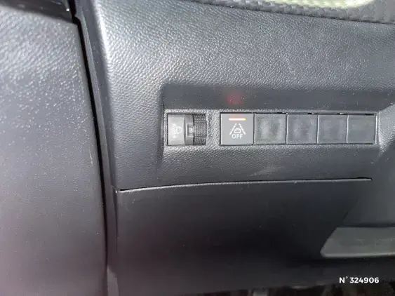 PEUGEOT 2008 II - voiture d'occasion - Photo 14