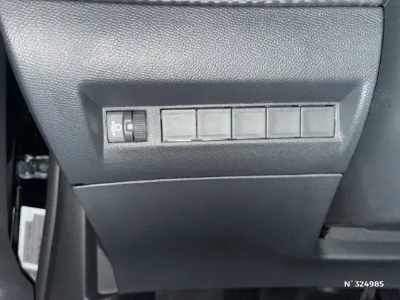 PEUGEOT 2008 II - voiture d'occasion - Photo 15