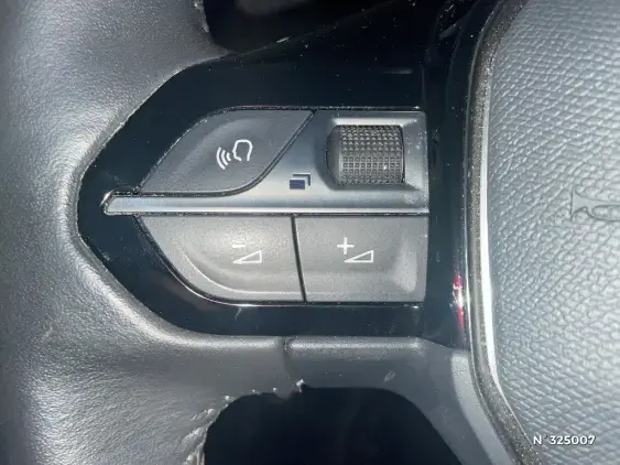 PEUGEOT 208 BUSINESS R II - voiture d'occasion - Photo 27