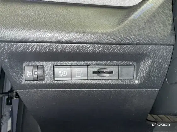 PEUGEOT 308 III - voiture d'occasion - Photo 15