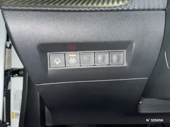 PEUGEOT 2008 II - voiture d'occasion - Photo 15