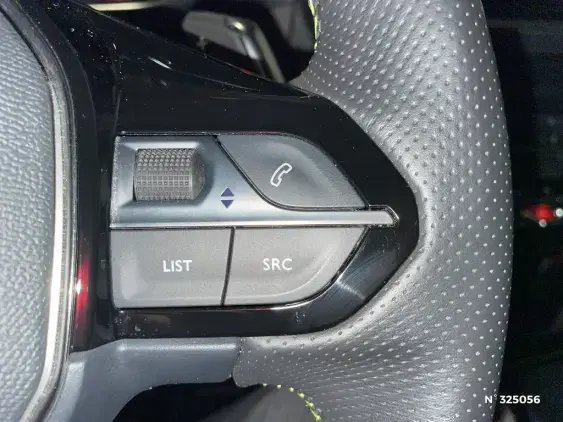 PEUGEOT 2008 II - voiture d'occasion - Photo 25