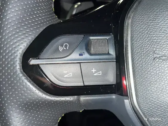PEUGEOT 2008 II - voiture d'occasion - Photo 26
