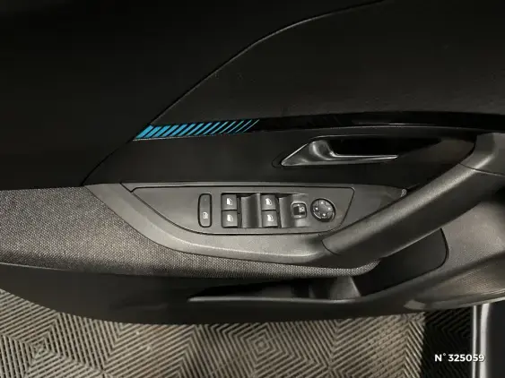 PEUGEOT 2008 II - voiture d'occasion - Photo 27