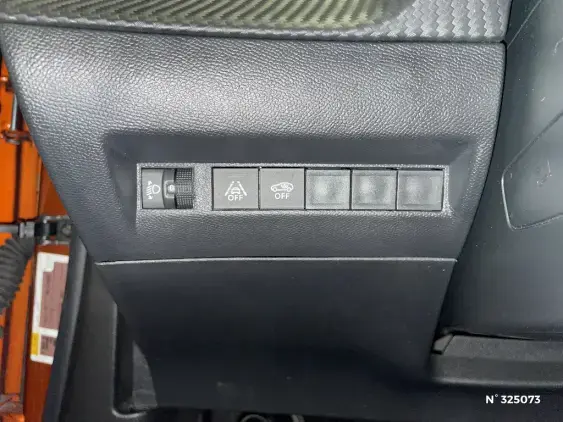 PEUGEOT 2008 II - voiture d'occasion - Photo 15