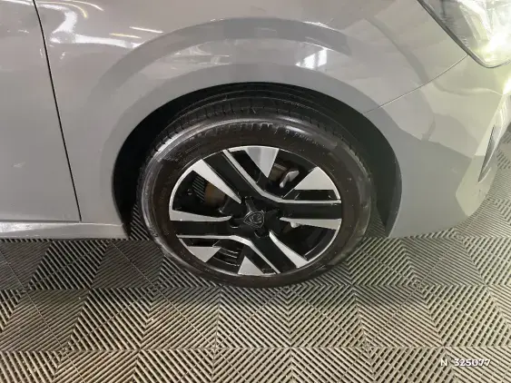 PEUGEOT 208 II - voiture d'occasion - Photo 8