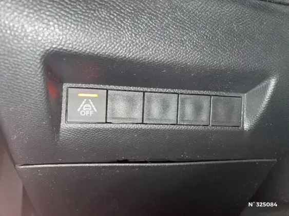 PEUGEOT 2008 II - voiture d'occasion - Photo 15