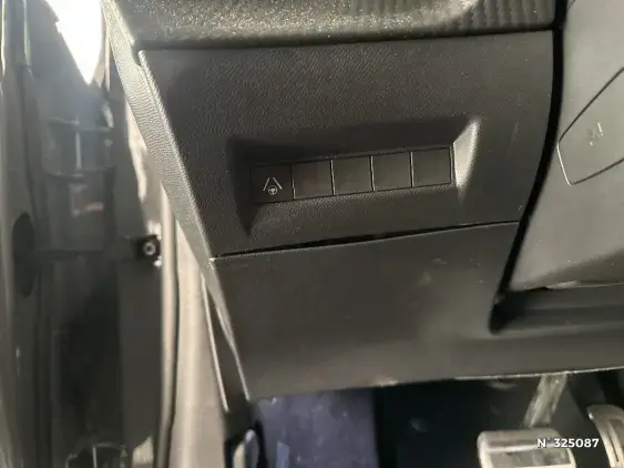 PEUGEOT 208 II - voiture d'occasion - Photo 15