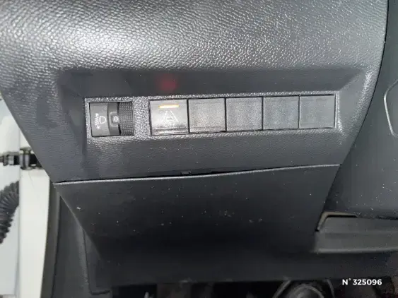 PEUGEOT 208 ELECTRIQUE II - voiture d'occasion - Photo 15